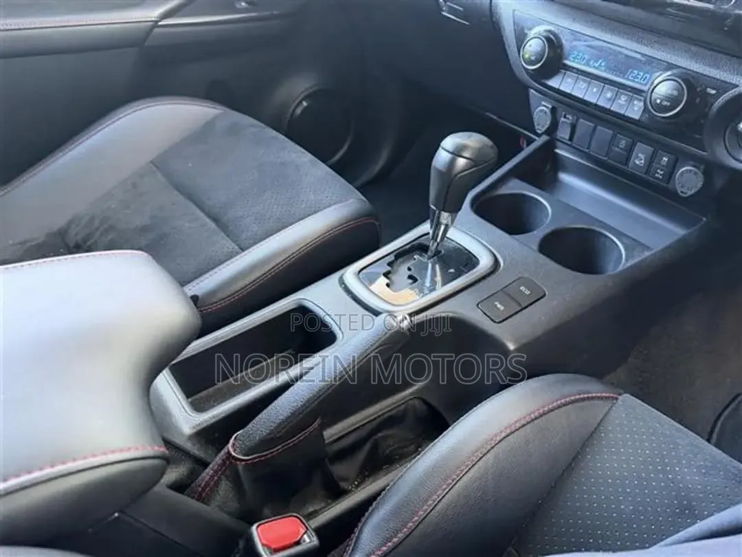 Toyota Hilux 2023 Black