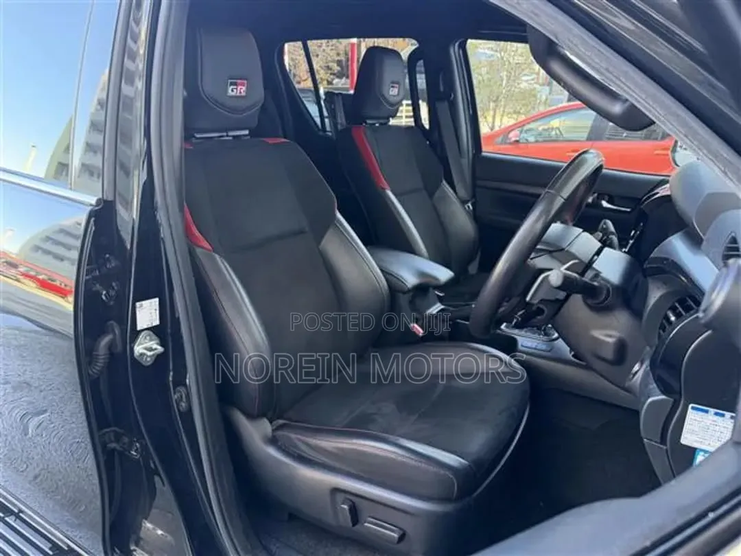 Toyota Hilux 2023 Black