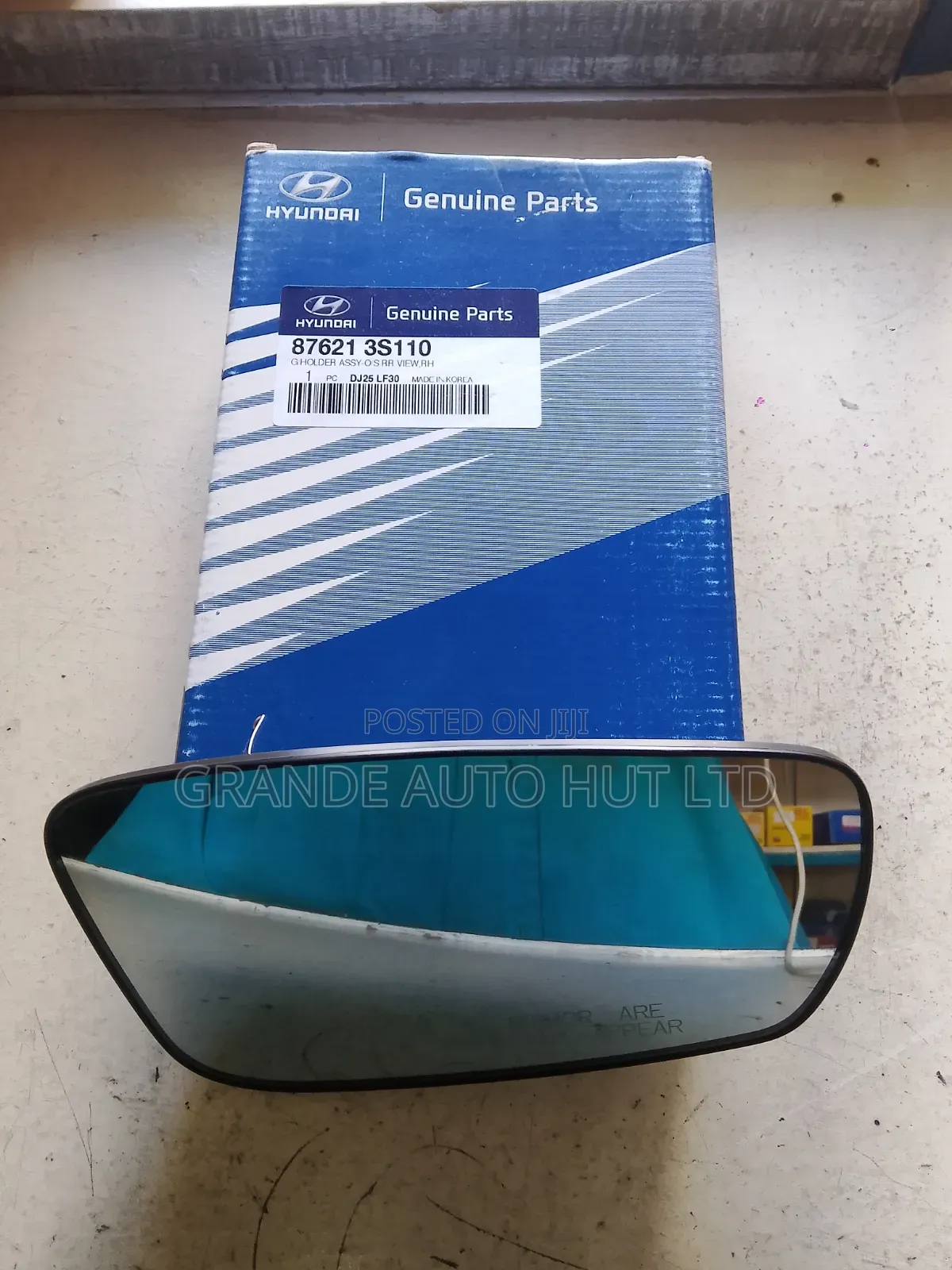 Side Mirror Lens Right Hand Hyundai Sonata 2010 (Genuine)