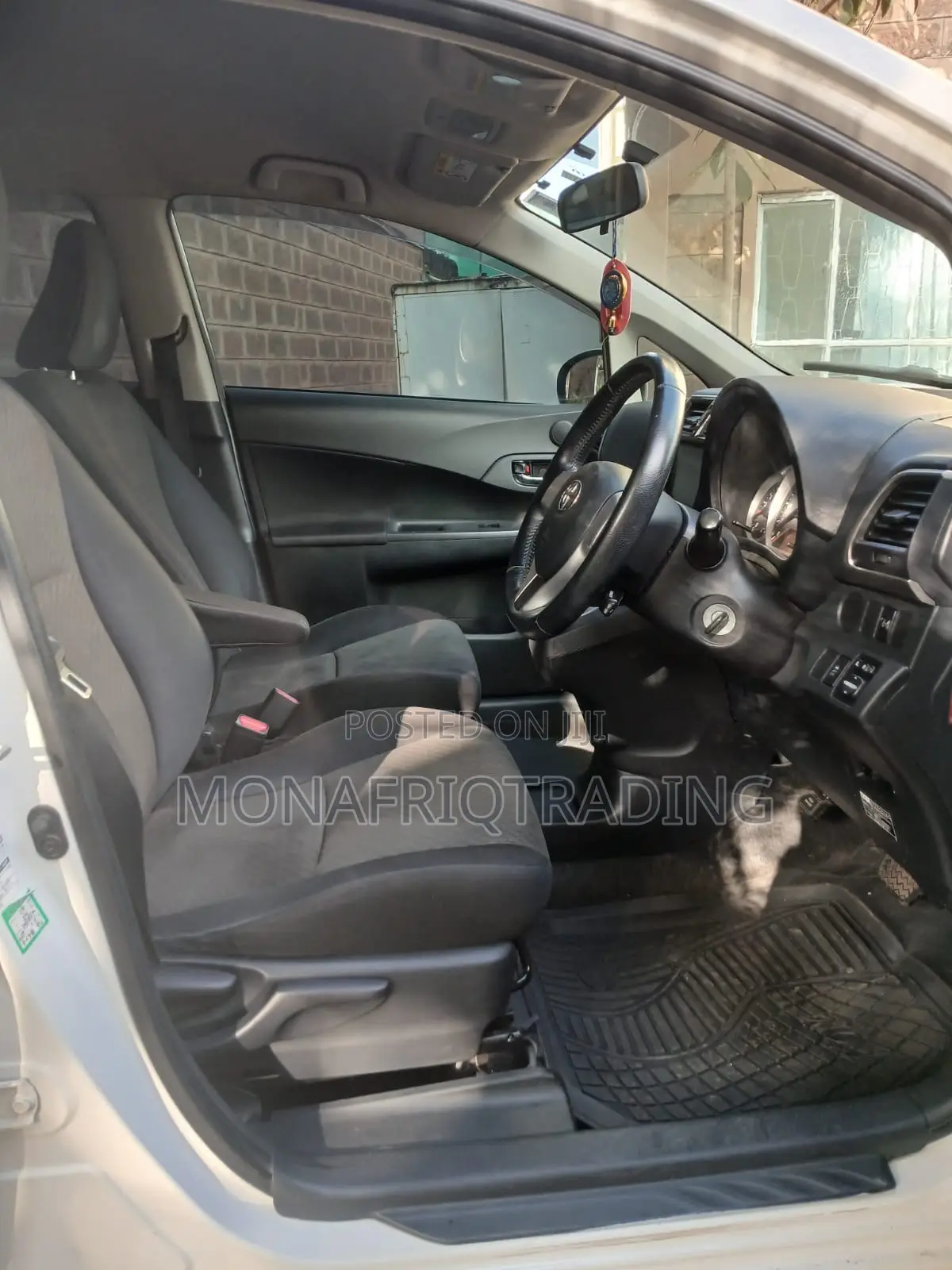 Toyota Ractis 1.5 FWD 2015 White