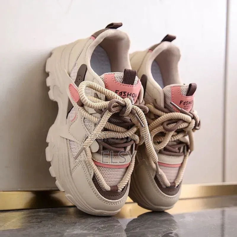 High Quality Sports Shoes