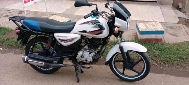 Bajaj Boxer 150 UG 2022 White