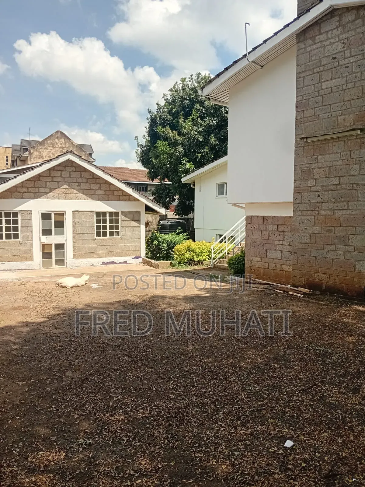 Commercial 5bedroom Stand Alone House to Let