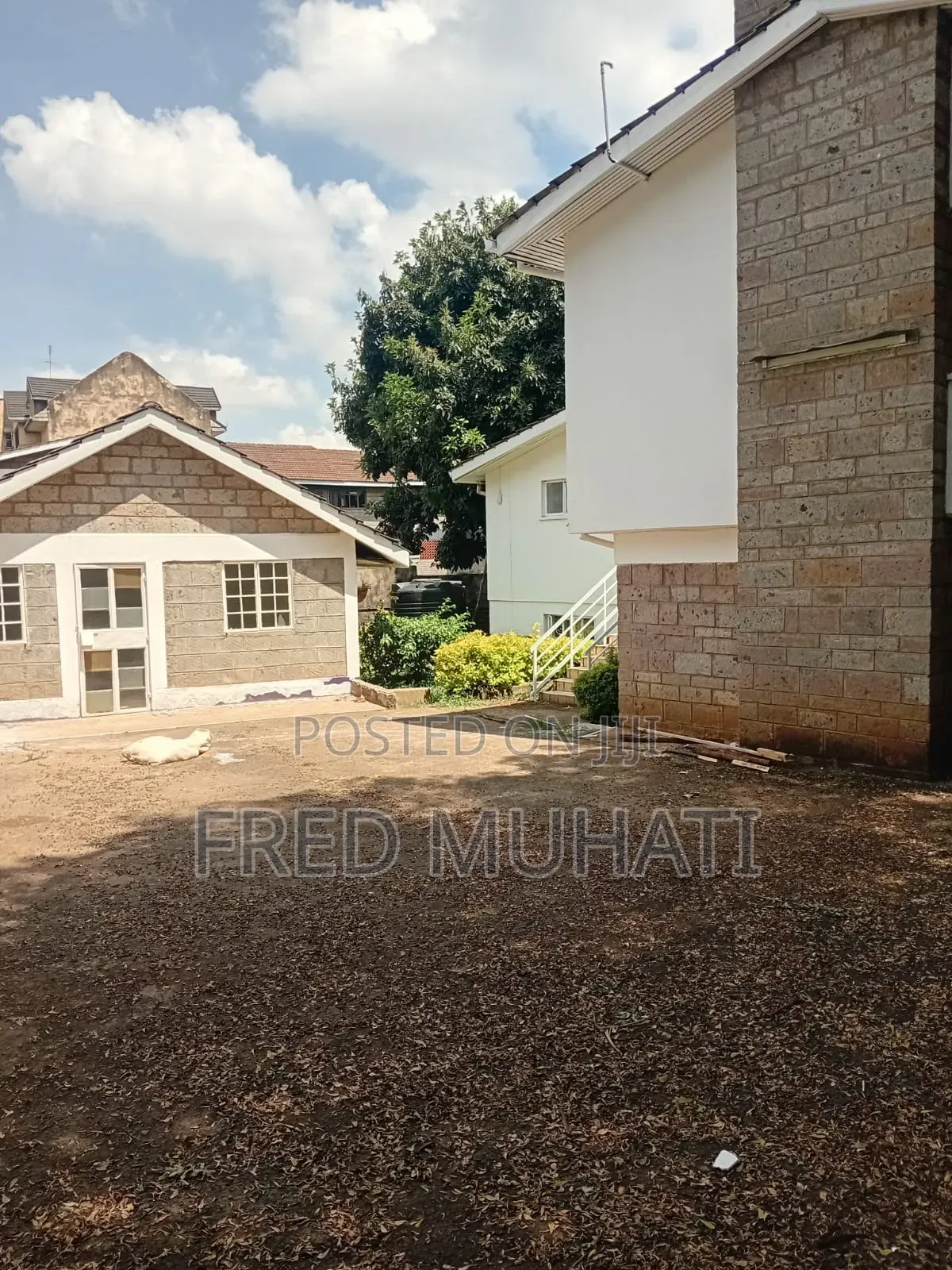 Commercial 5bedroom Stand Alone House to Let