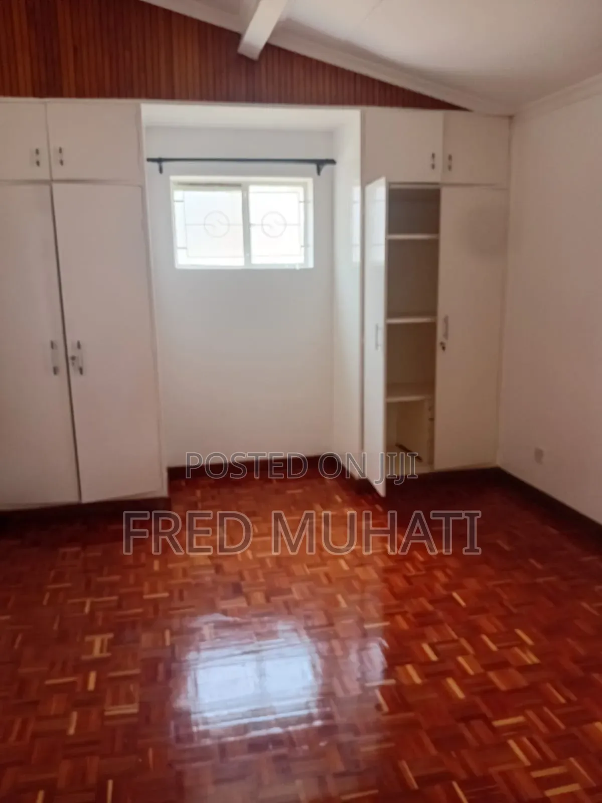Commercial 5bedroom Stand Alone House to Let