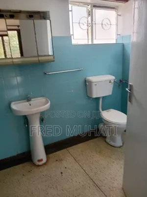 Commercial 5bedroom Stand Alone House to Let