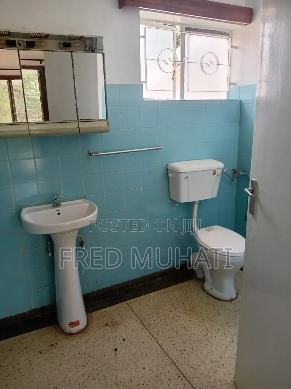 Commercial 5bedroom Stand Alone House to Let