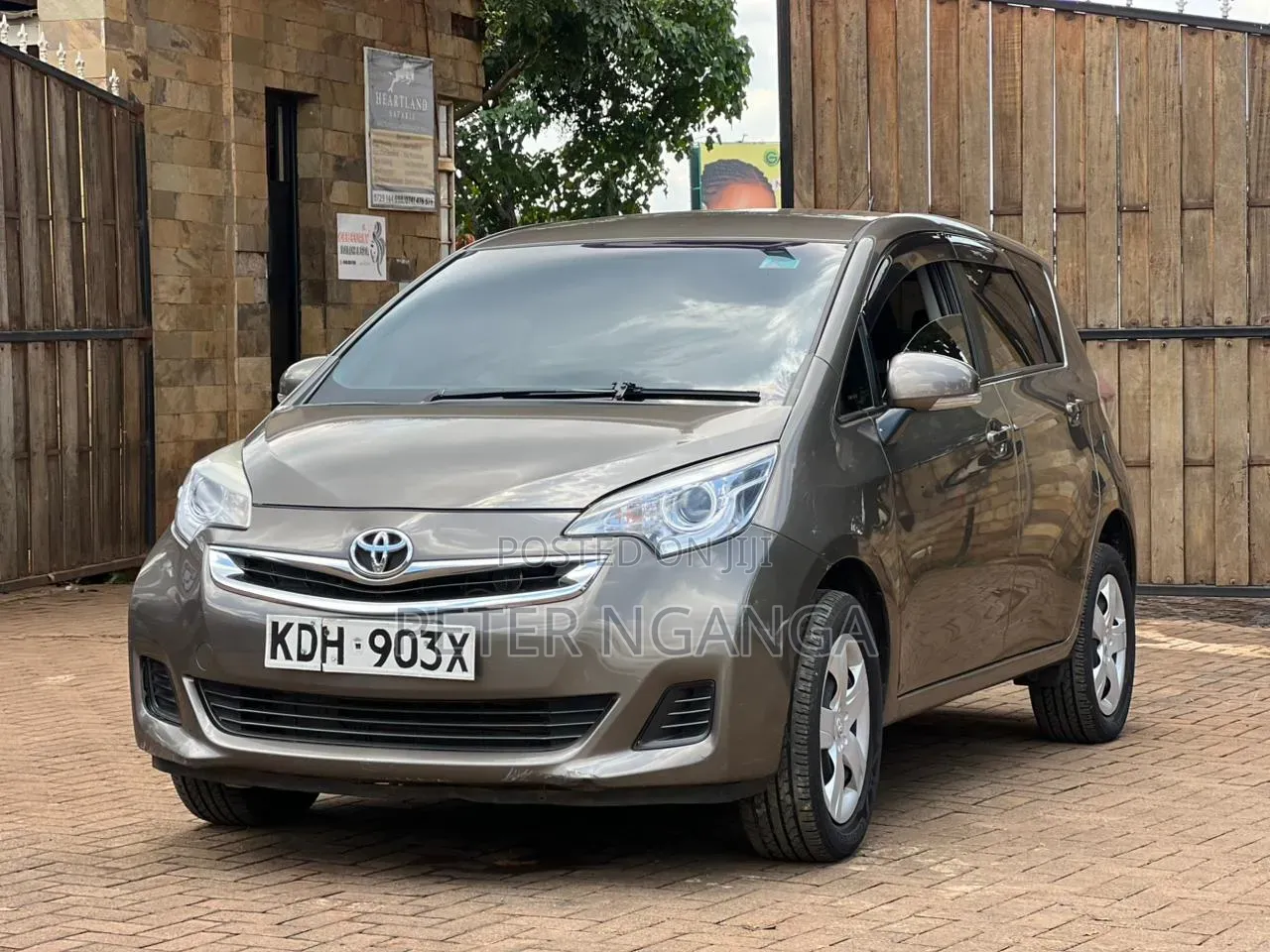 Toyota Ractis 1.5 FWD 2016 Gray
