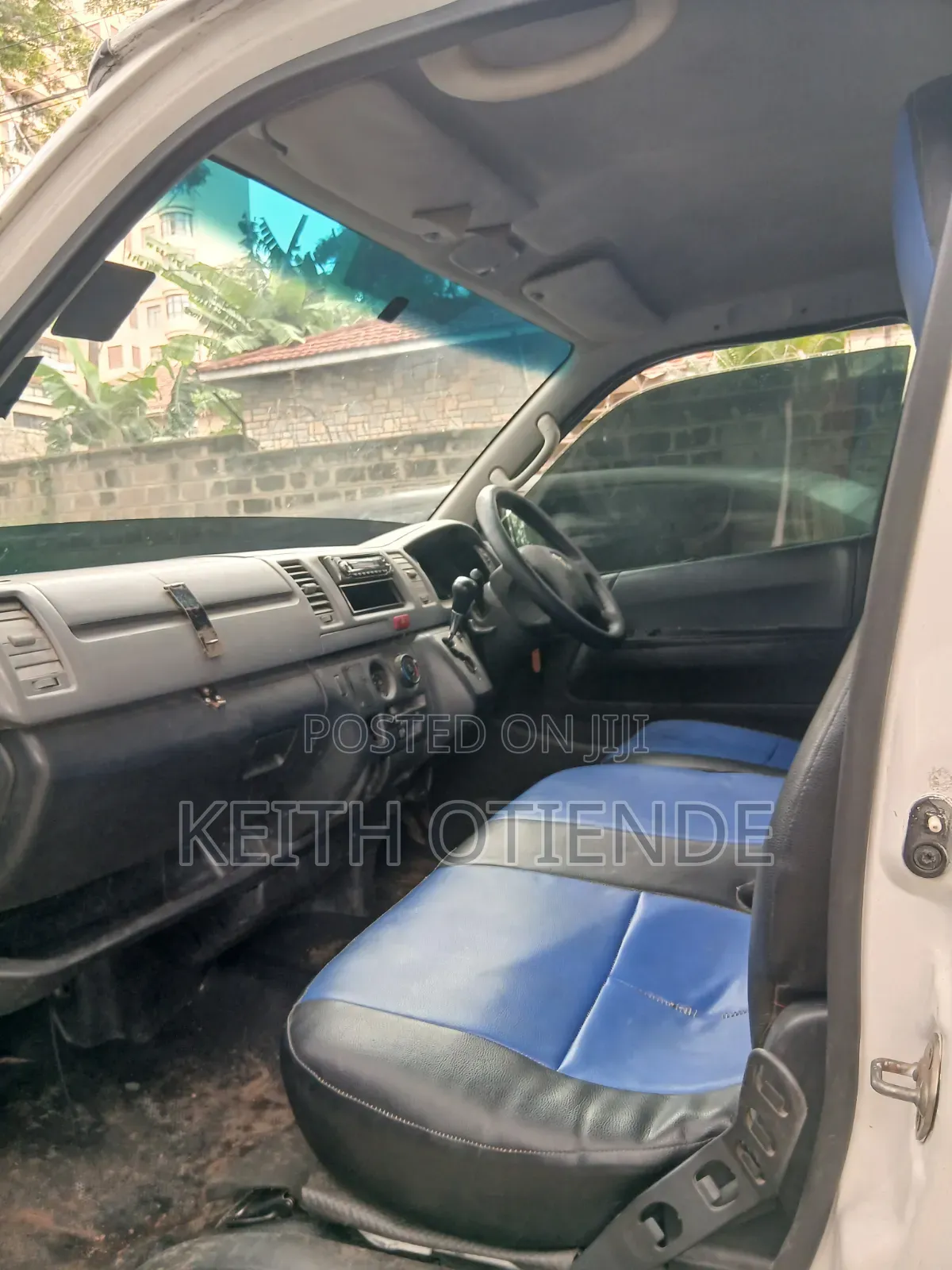 Toyota HiAce 2012 White