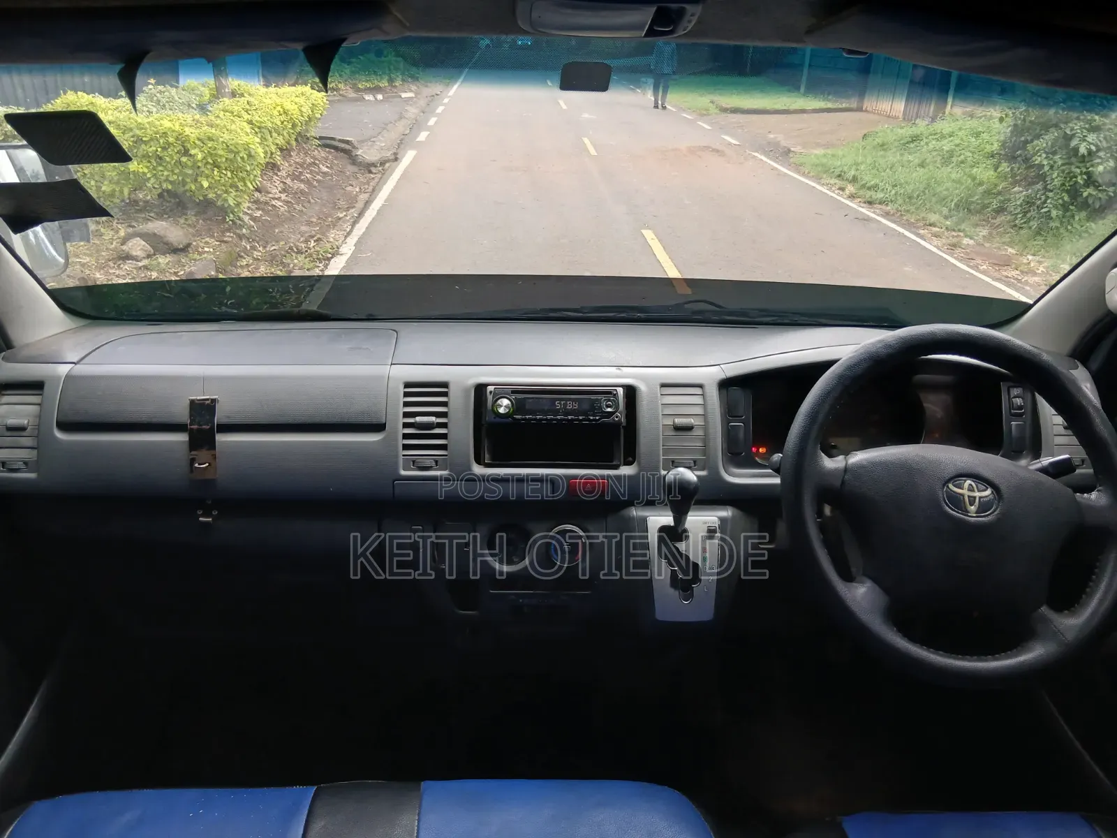 Toyota HiAce 2012 White