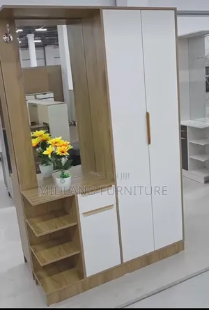 Wardrobe/Cupboard With a Mirror Pay on Delivery