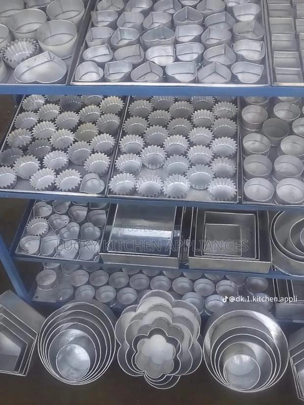 Quality Barking Tins. - main view