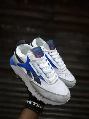 Reebok Classic in White/Grey Blue.