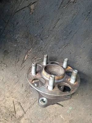 Rear Hub Ractis New Model2wd