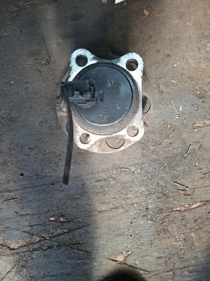 Rear Hub Ractis New Model2wd