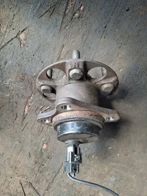 Rear Hub Ractis New Model2wd