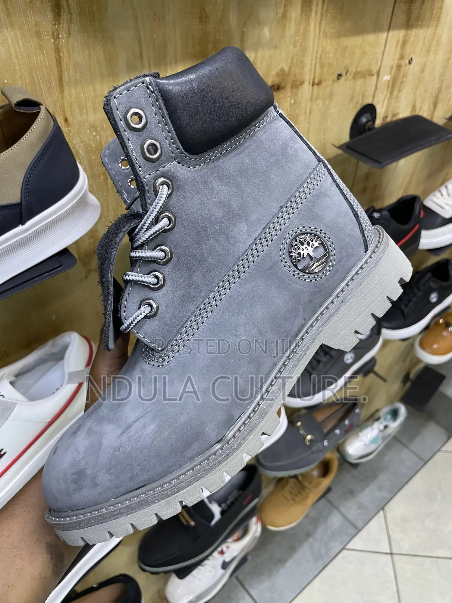 Classic 6 Inch Timberland Boots ( O.G )