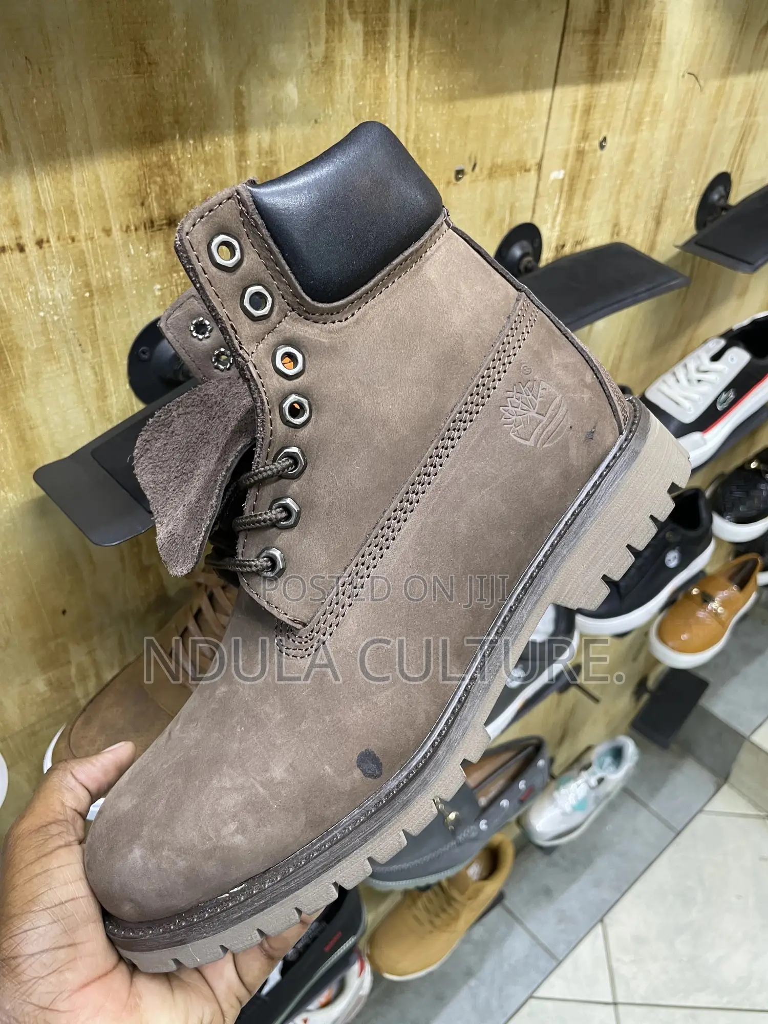 Classic 6 Inch Timberland Boots ( O.G )