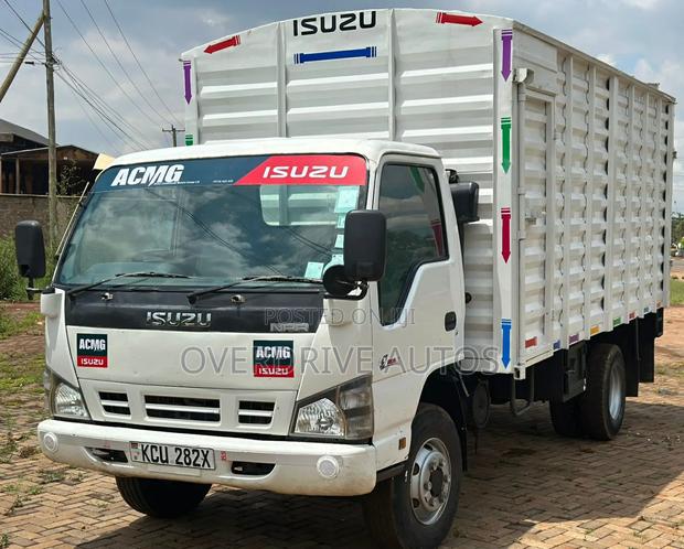 Isuzu NPR 2019 White - thumbnail 2