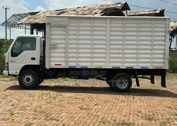 Isuzu NPR 2019 White - thumbnail 7
