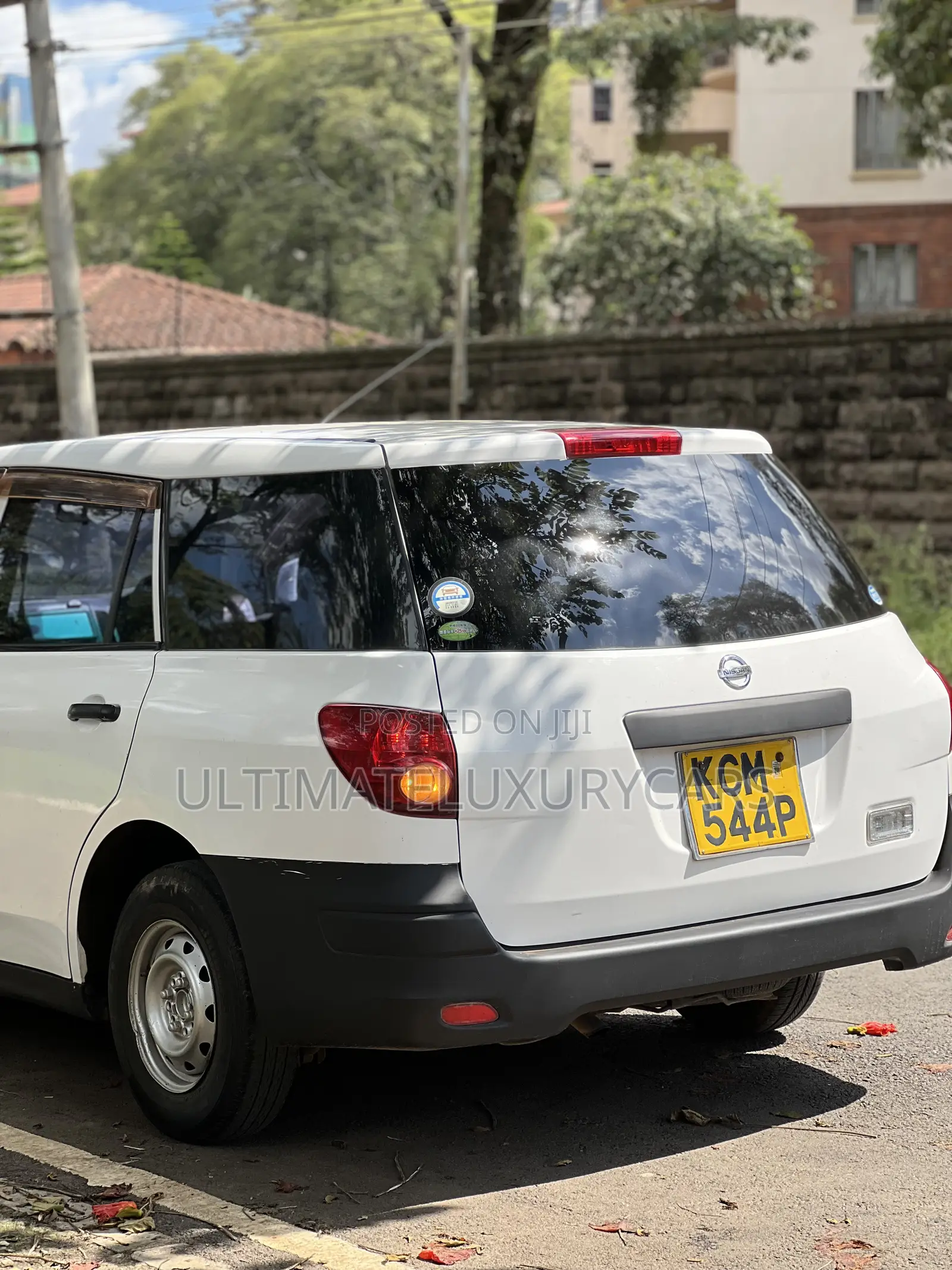 Nissan Advan 2010 White