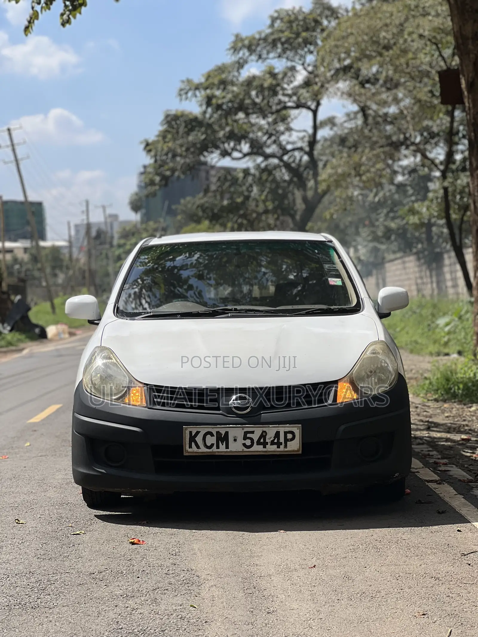 Nissan Advan 2010 White