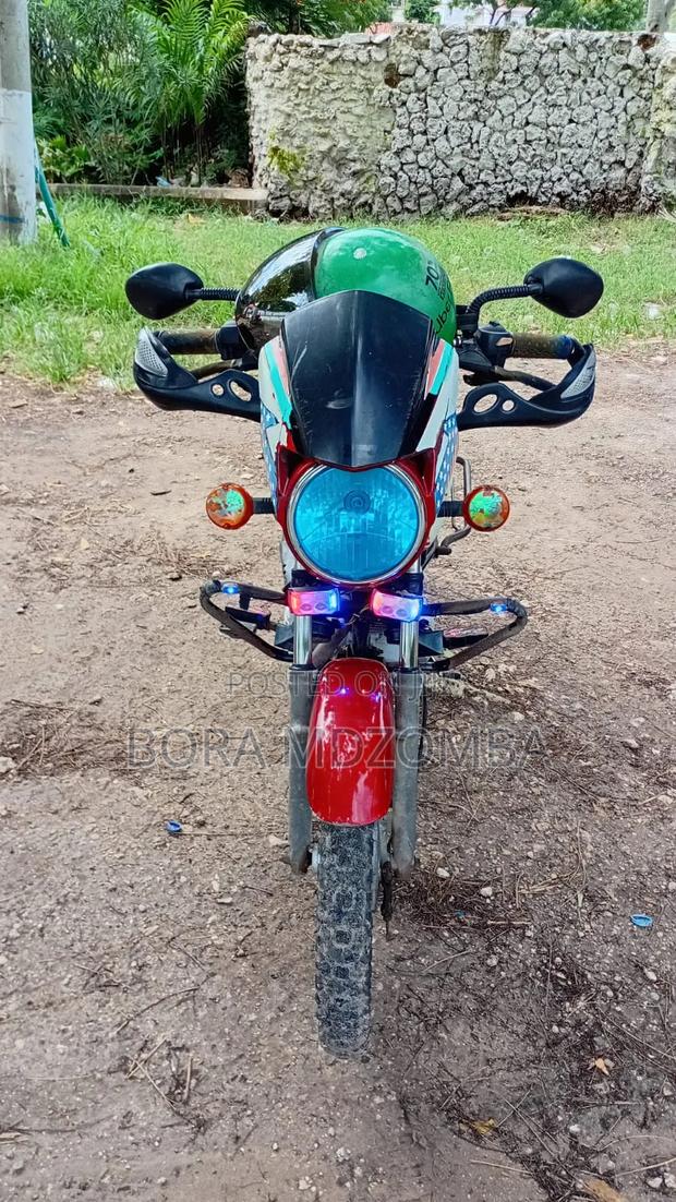TVS HLX 125 2020 Red - thumbnail 2
