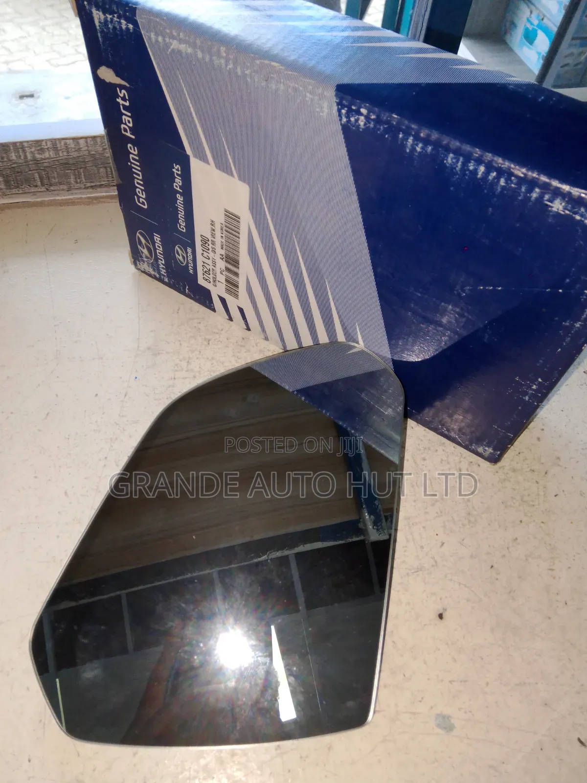 Mirror Lens Right Side Hyundai Sonata 2015 (Genuine Brand)