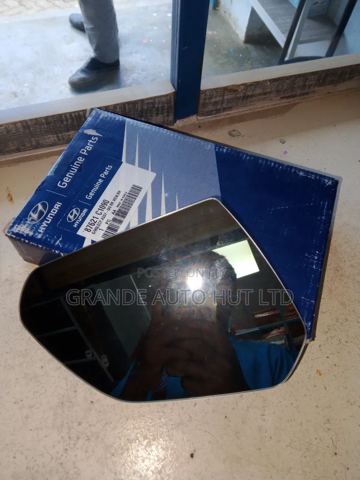 Mirror Lens Right Side Hyundai Sonata 2015 (Genuine Brand)