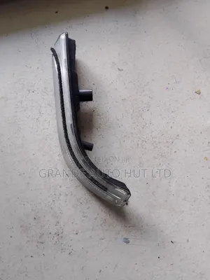 Left Side Mirror Blinker Hyundai Sonata 2015 (Genuine)