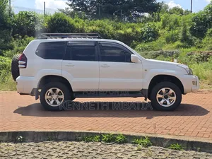 Toyota Land Cruiser Prado 2004 White