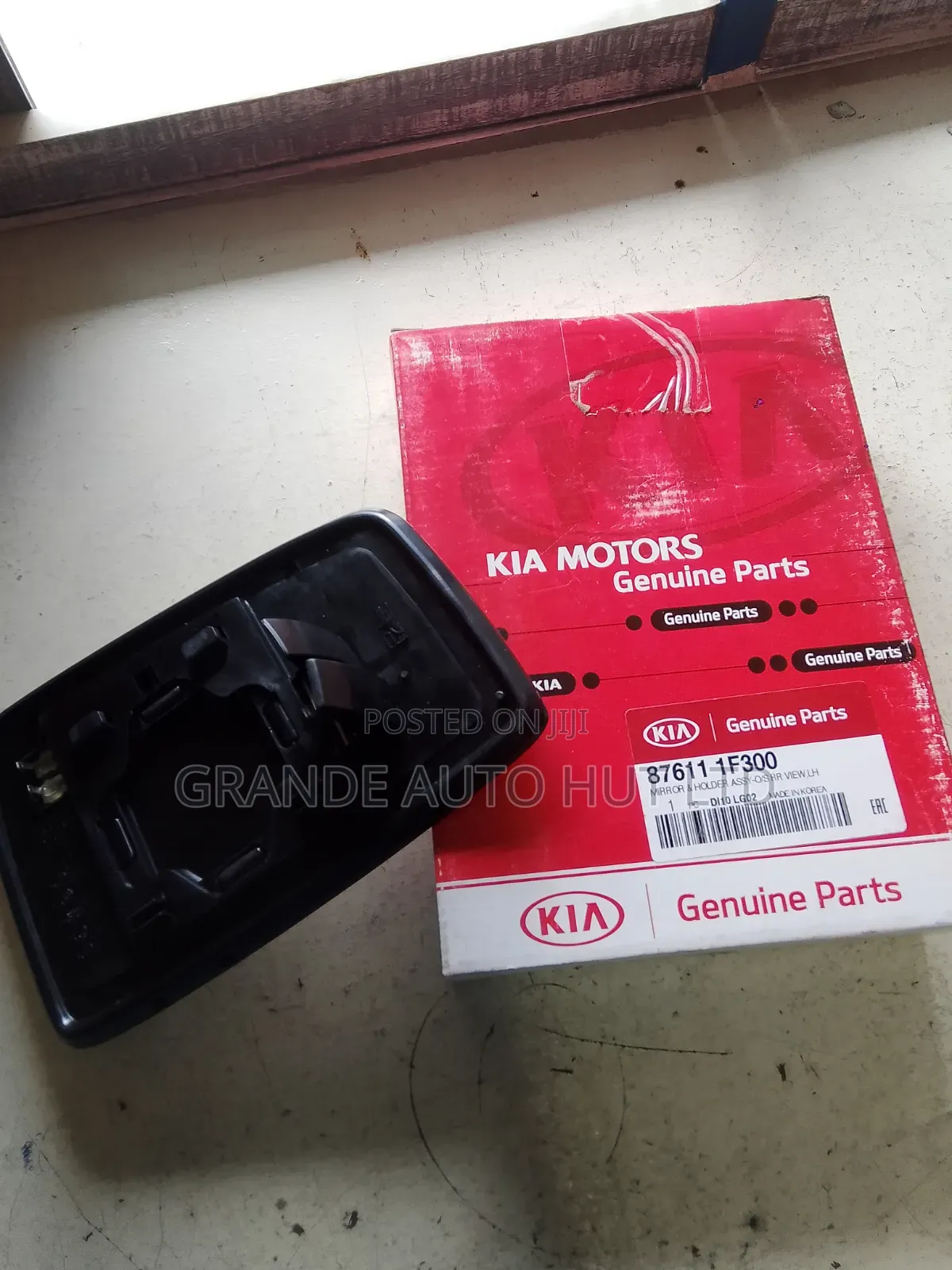 Side Mirror Lens Left Side Kia Sportage 2007 (Genuine)