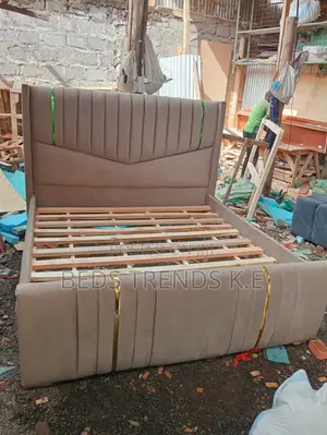 Sand Stone Chester Bed