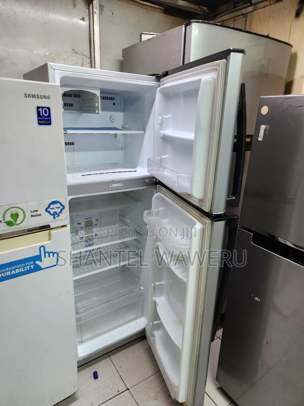 Silver Samsung Rerefrigerator 280litres - thumbnail 3