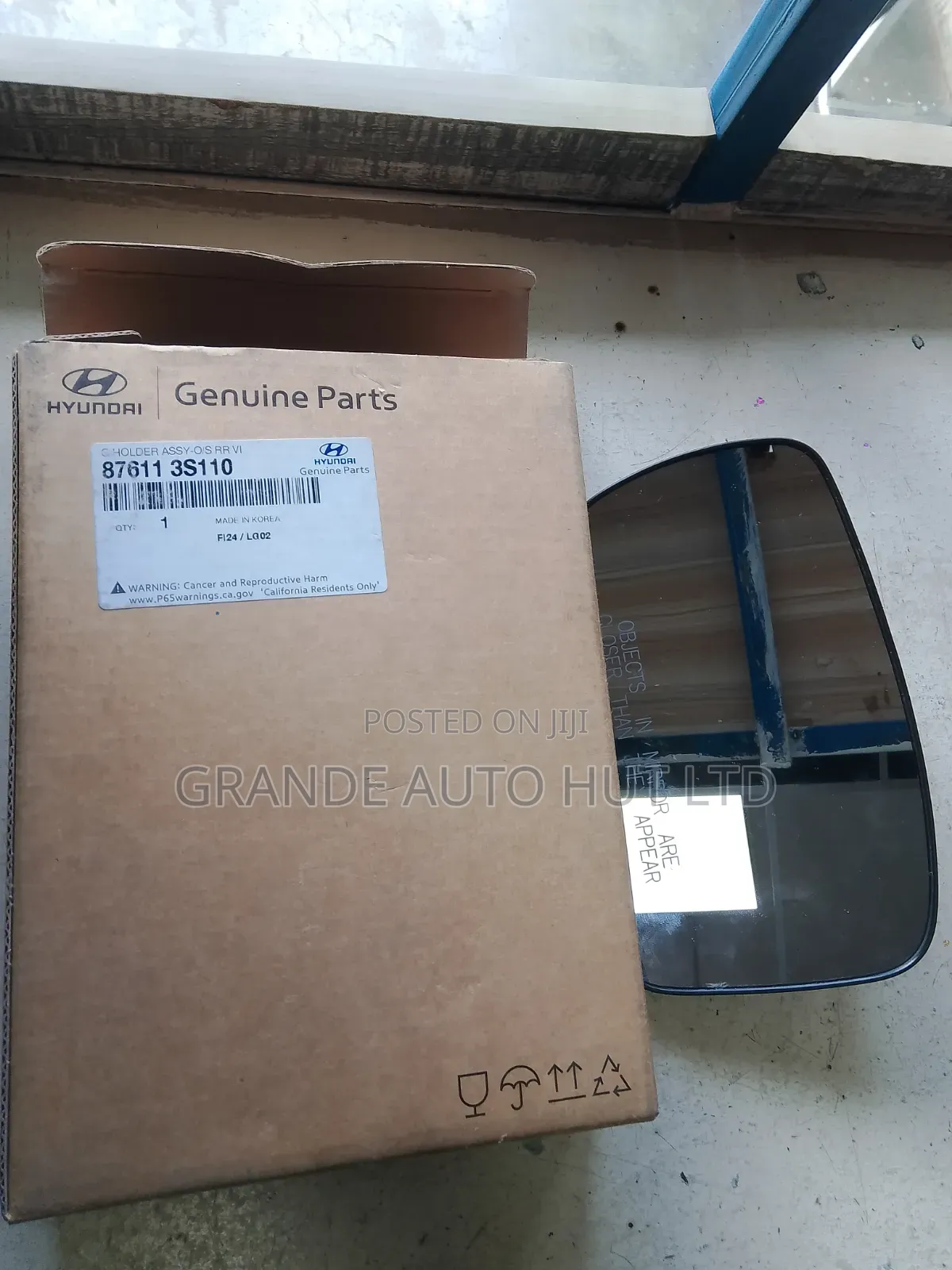 Side Mirror Lens Left Hyundai Sonata 2010 (Genuine)