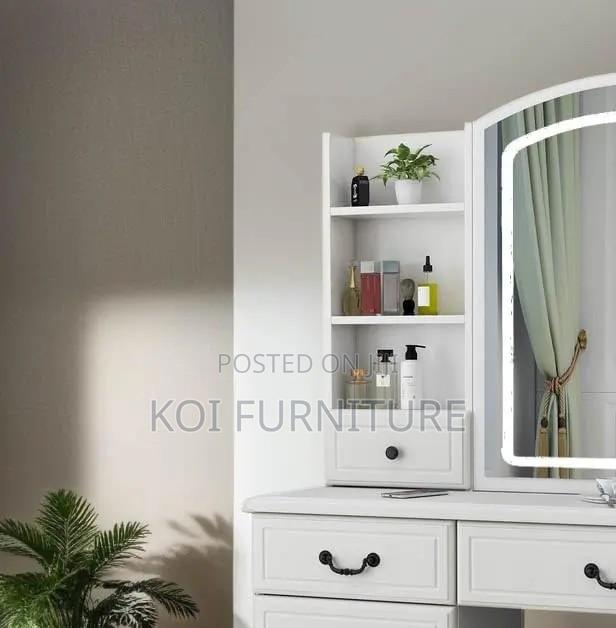 Dressers; Teens White Vanity Dressing Table With Led Lights - thumbnail 3