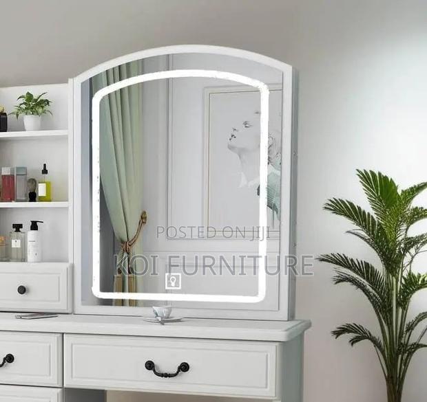 Dressers; Teens White Vanity Dressing Table With Led Lights - thumbnail 4