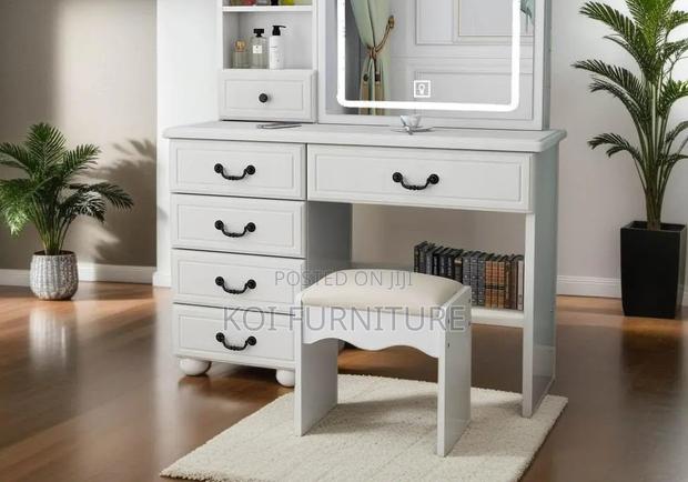 Dressers; Teens White Vanity Dressing Table With Led Lights - thumbnail 6