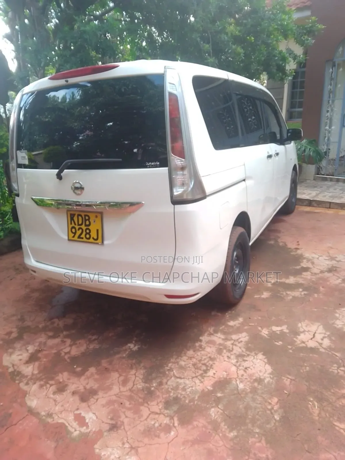Nissan Serena 2013 White