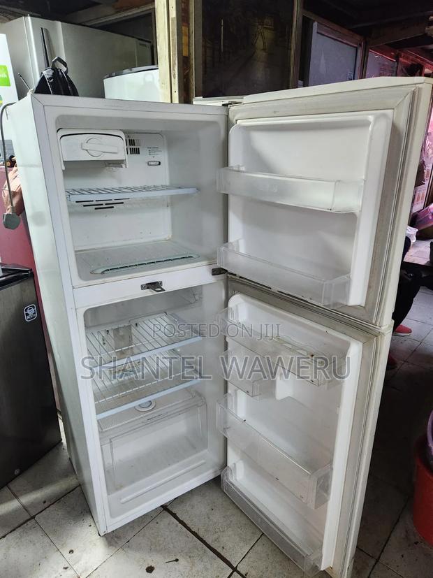 White Double Fridge 280litres - thumbnail 2