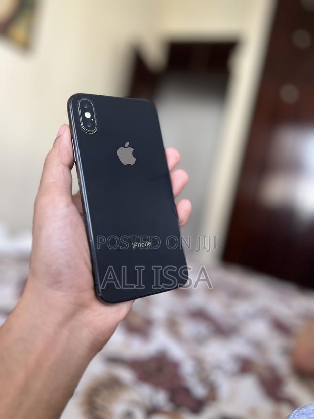 Apple iPhone X 64 GB White