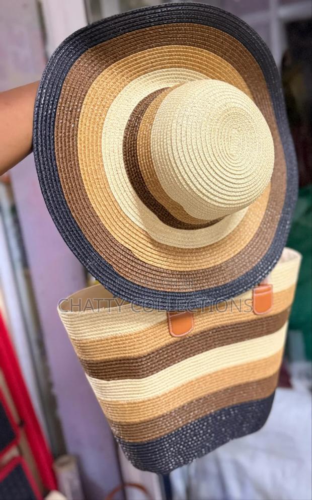 2 in 1 Four Tone Strip Beach Bag With Matching Hat - thumbnail 3