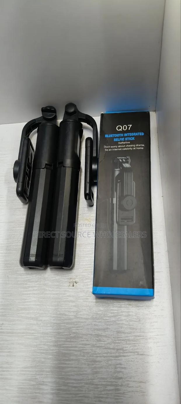 Q07 Selfie Stick Tripod With Bluetooth Remote – Adjustable - thumbnail 2