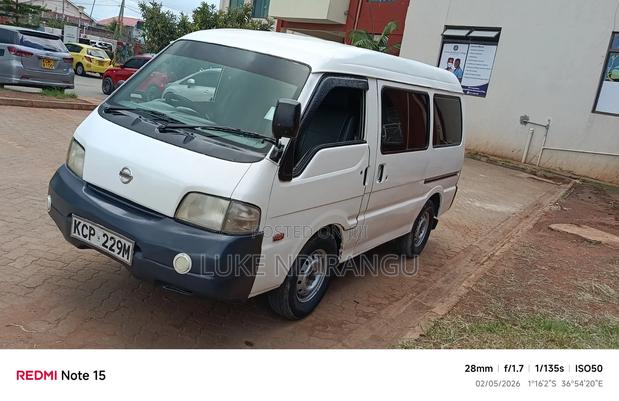 Mazda Bongo 2010 White - thumbnail 2