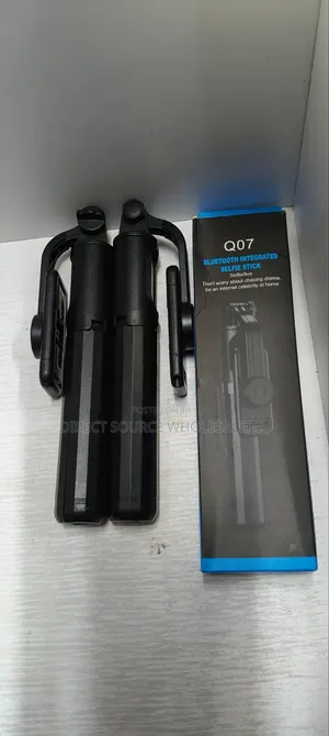 Q07 Bluetooth Selfie Stick – Extendable With Tripod Stand
