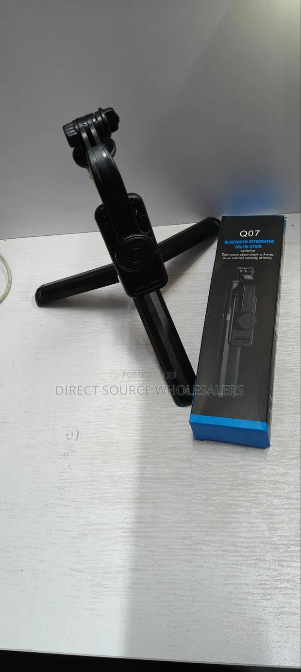 Q07 Selfie Stick – Foldable Tripod With Remote