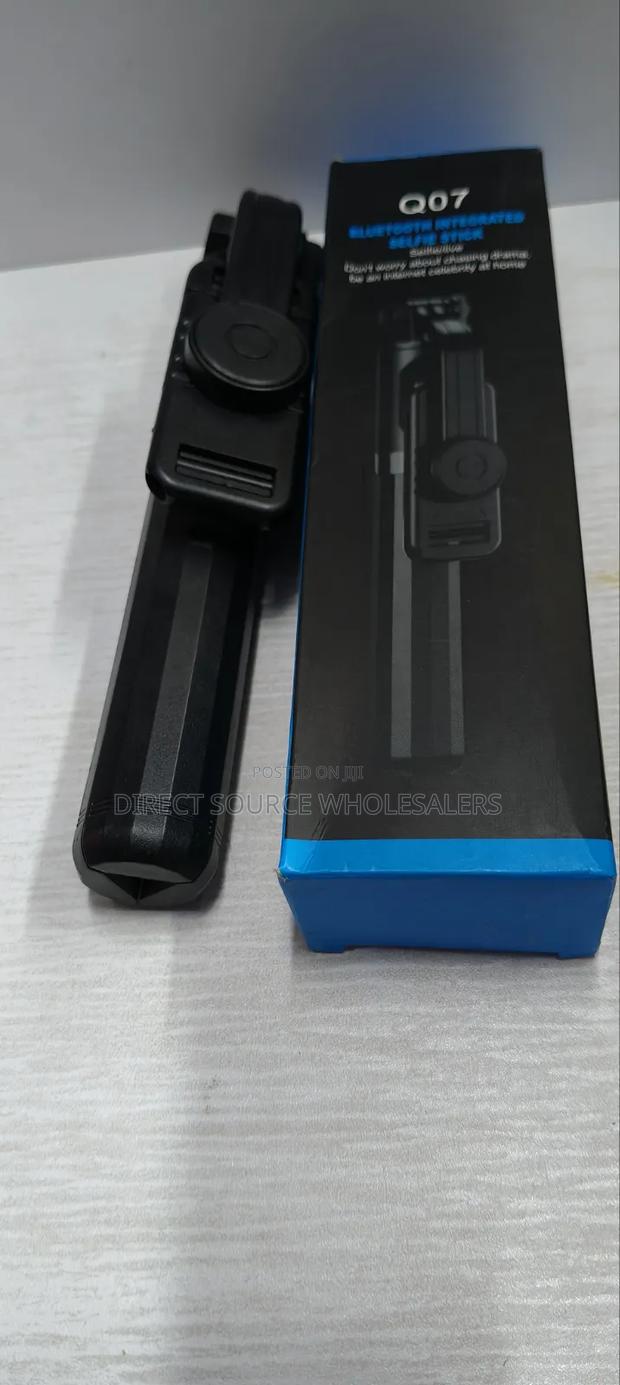 Q07 Selfie Stick – Foldable Tripod With Remote - thumbnail 2