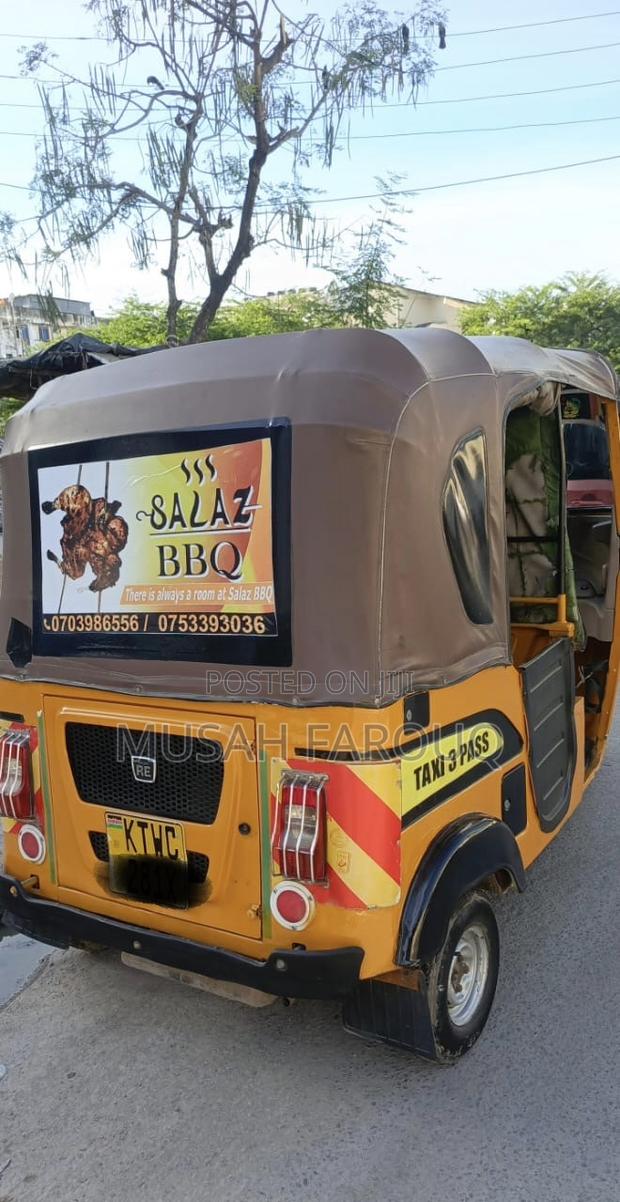 Bajaj 2023 Yellow - thumbnail 3