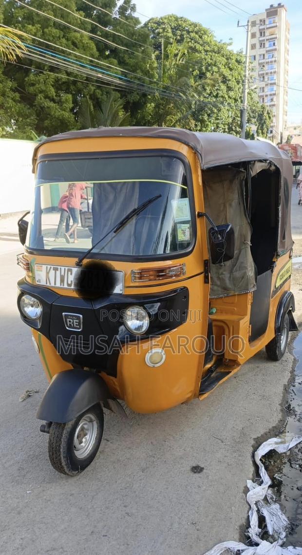 Bajaj 2023 Yellow - thumbnail 4
