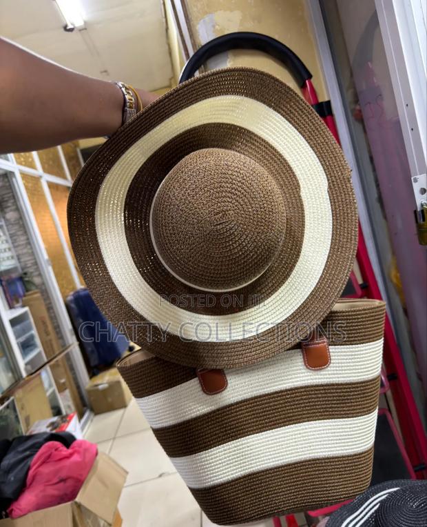 2 in 1 Brown and White Beach Bag With Matching Hat - thumbnail 2